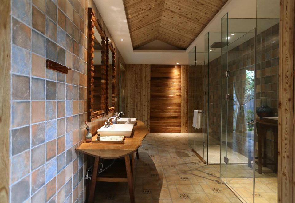 Chengdu Miaoxi Wild Luxury Resort HotelTent - River-View (Double Bed)