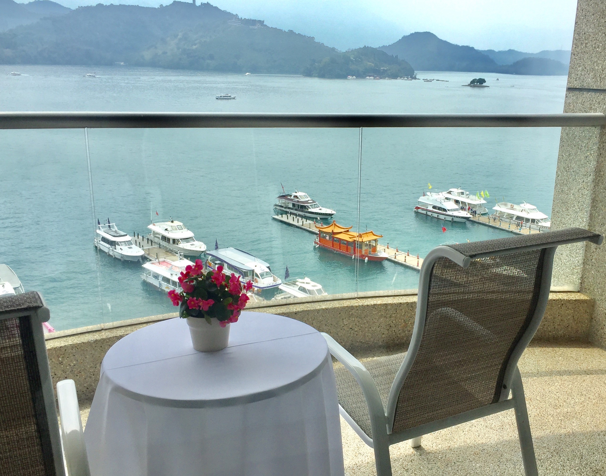 Hotel Del Lago湖景四人房