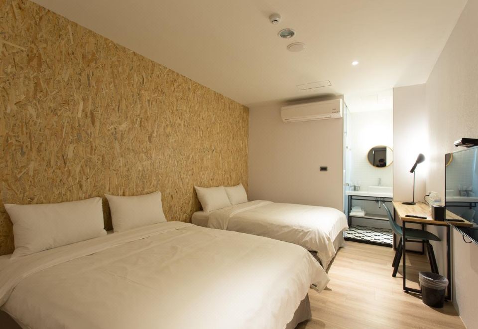 四人房（無窗）