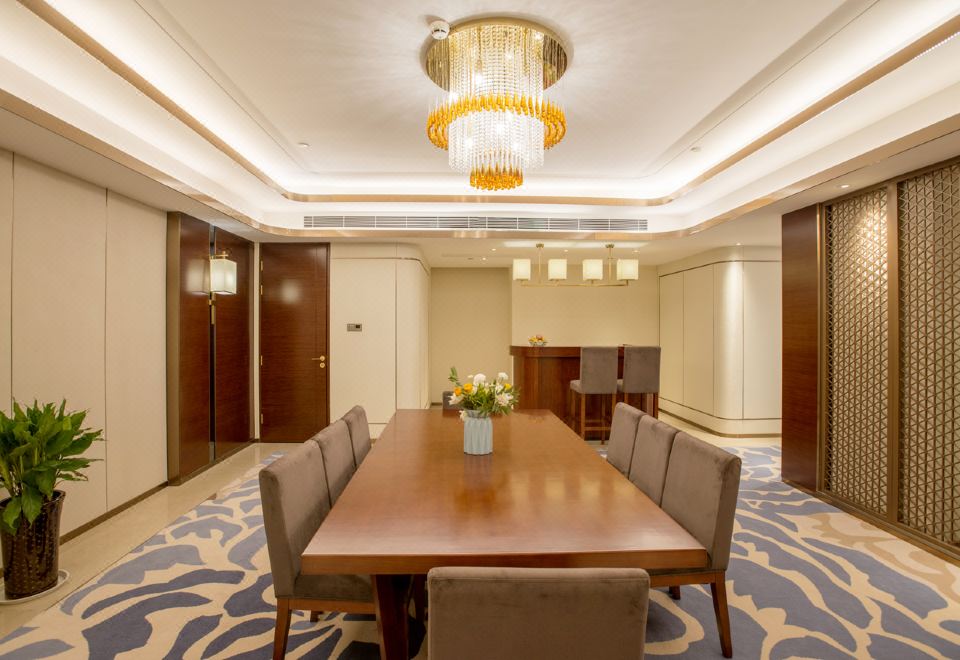 至尊商務大套間（智能感控+智能投屏+書房+獨立浴缸）