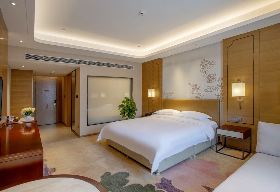 豪華大床房（全景落地窗盡觀庭院景色+智能客控）