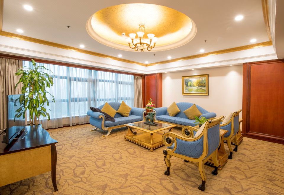 Pine City Hotel ShanghaiExecutive Suite with view, King