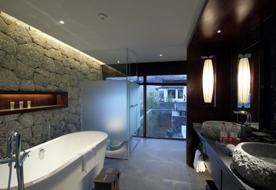 Pullman Lijiang Resort & SpaDeluxe Villa Three Bedrooms