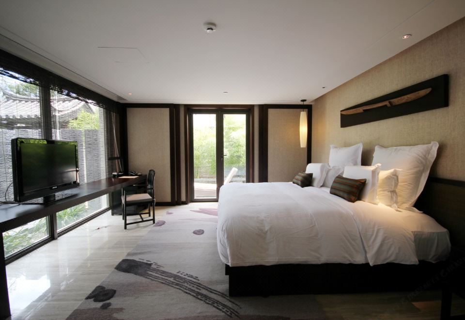 Pullman Lijiang Resort & SpaDeluxe Villa Two Bedrooms
