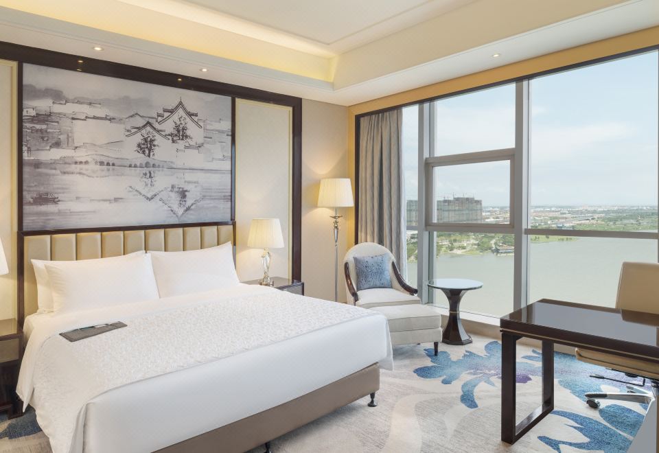 Le Meridien YixingDeluxe Lake-view Queen Room