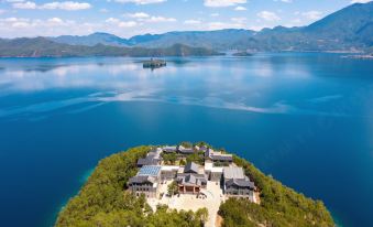 Silver Lake Island Hotel At Lugu Lake, Yunnan
