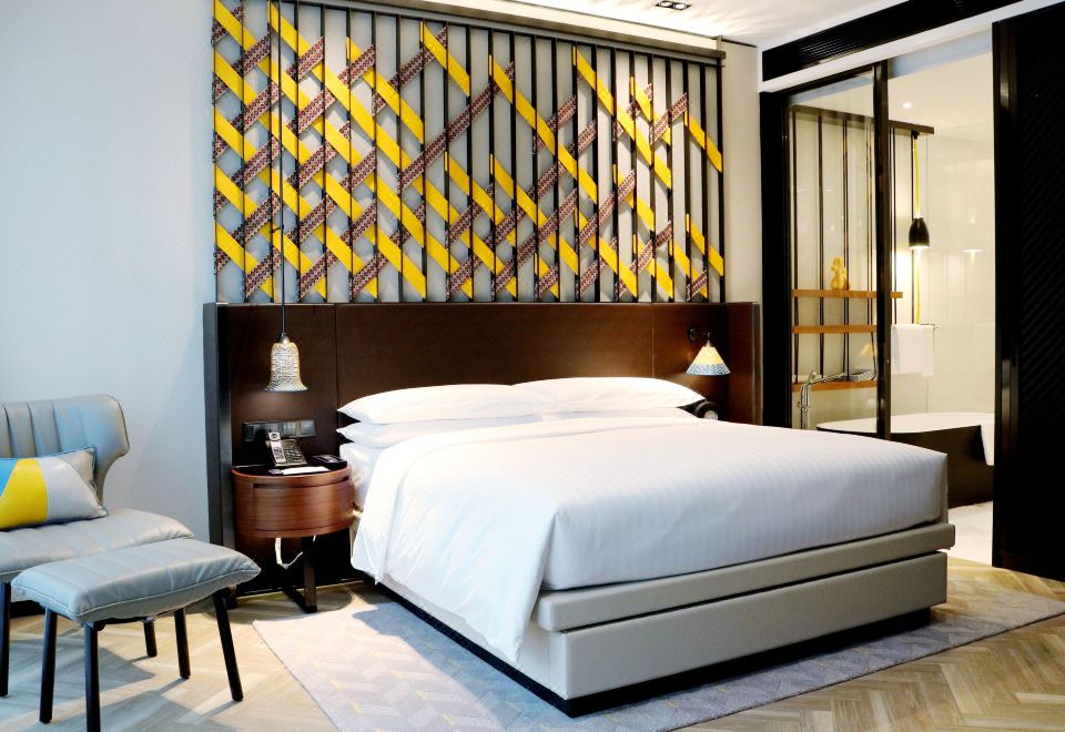 行政套房（家庭适用+电视机位可旋转45°）