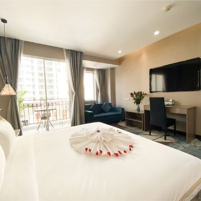 Deluxe King Room with Balcony Jing du Hotel Promo Code