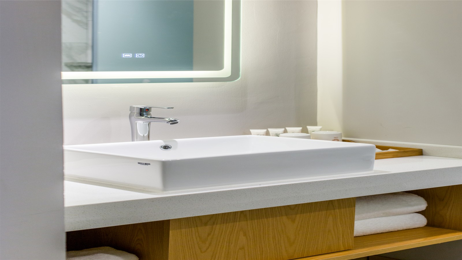 Floral Hotel · Memorize Scene Yangshuo West Street hotel山景大床房『电视可投屏』