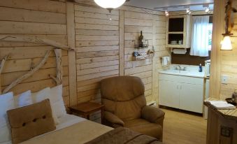 The Cedaredge Lodge - Housity