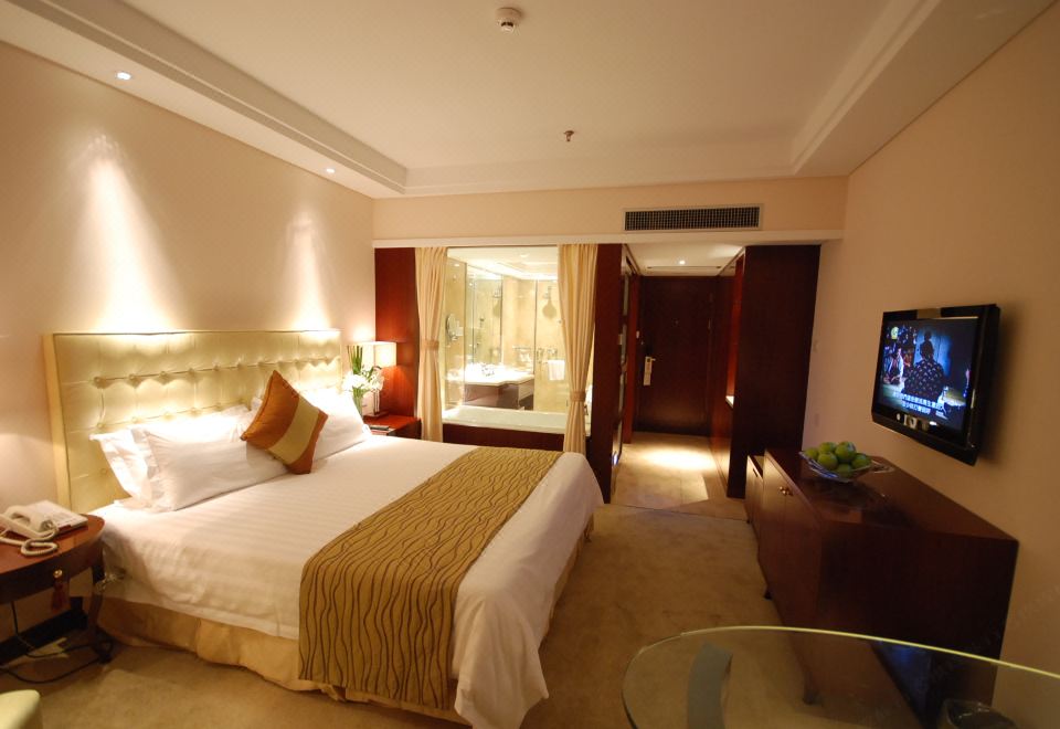 Maison New Century Hotel NingboDeluxe Double Bed Room [Comfort Sleep Mattress + Office Desk And Chair + Deep Soak Tub]