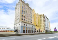 Harbourview Hotel Hotele w: 