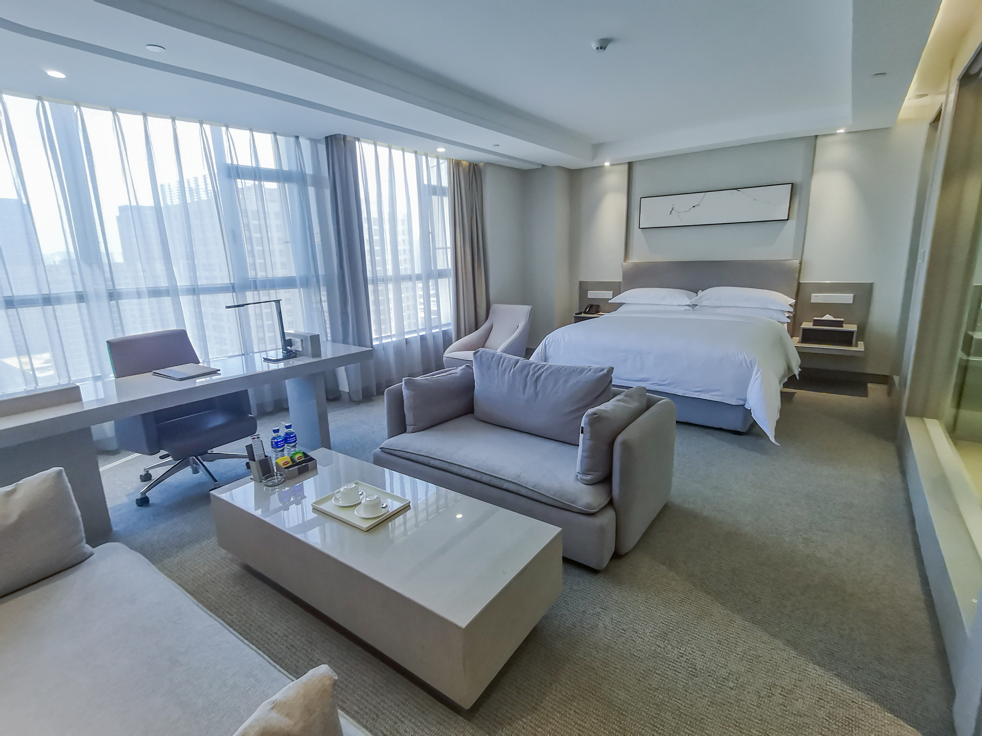 Sylvia Hotel豪华城景大床房（地暖）