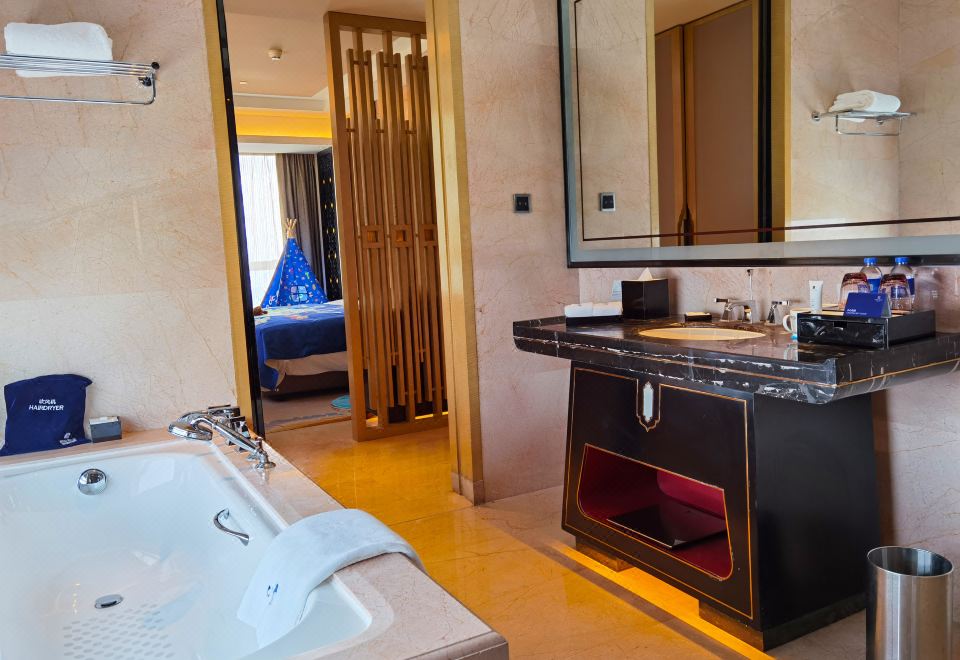 Wanda Vista XiningMonkey Themed Room