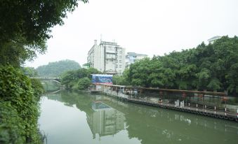 Guixiangge Hotel (Guilin Xiangbishan Park)