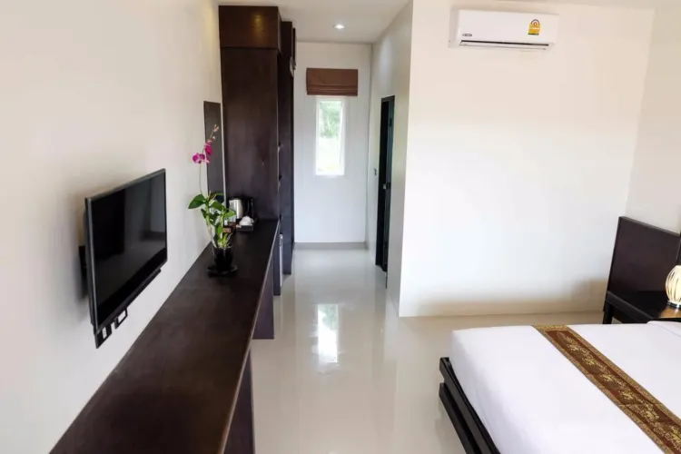 ห้องดีลักซ์ เตียงใหญ่ 1 เตียง