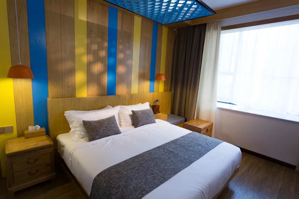 榴花安居大床房