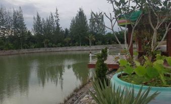 Bua Chom Poo  Resort