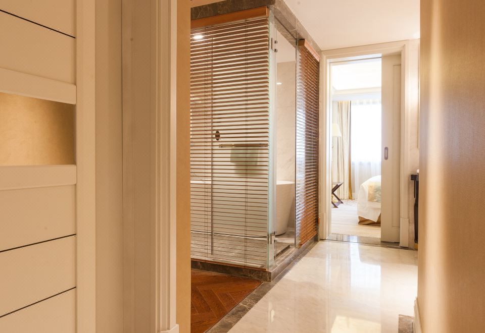 Hangzhou West Lake Zhongwei Xiangyi HotelDeluxe Business Suite