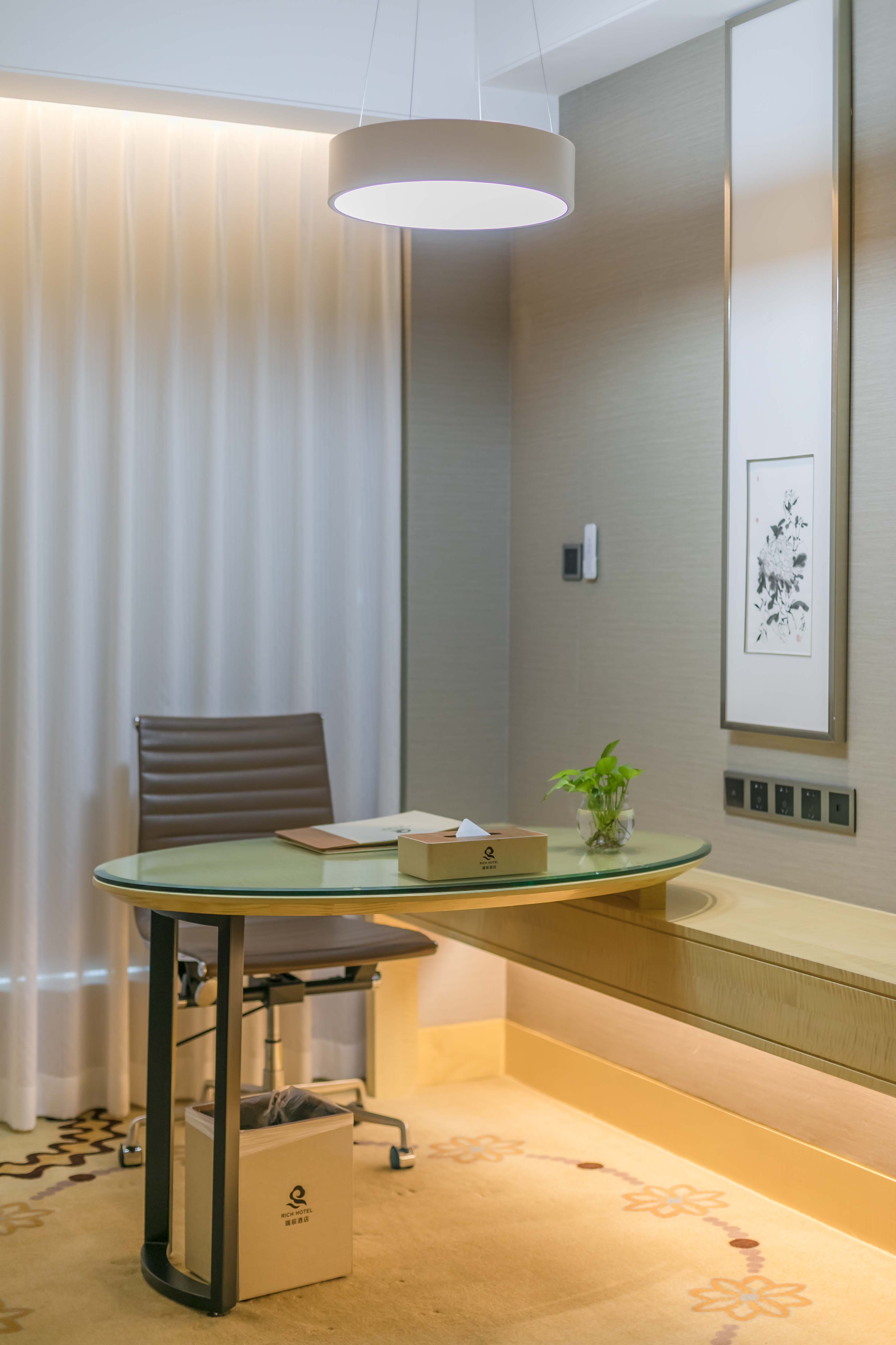 舒雅·城景双床房（休闲沙发+办公桌）