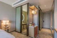 Mid-Level Hotel Hotel a 