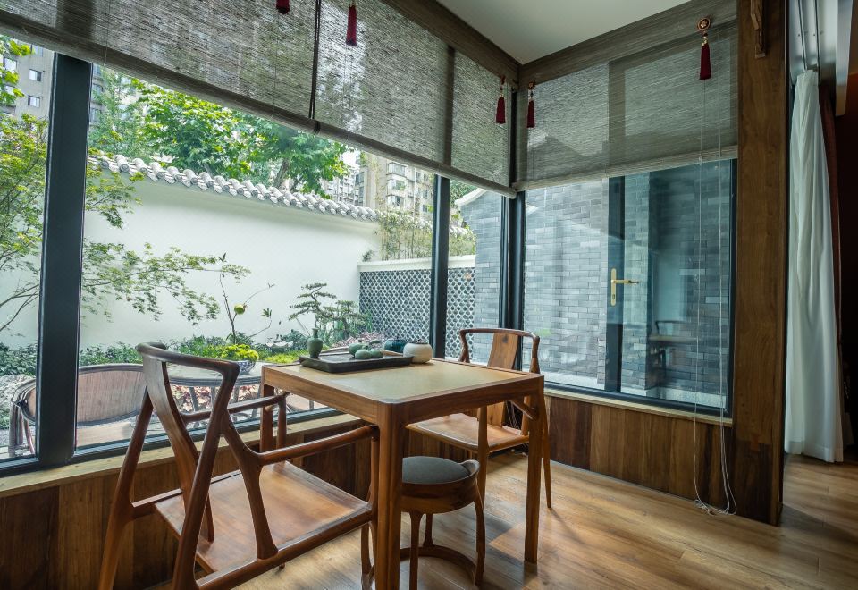 庭院大床房（寶格麗洗護+獨立浴缸）