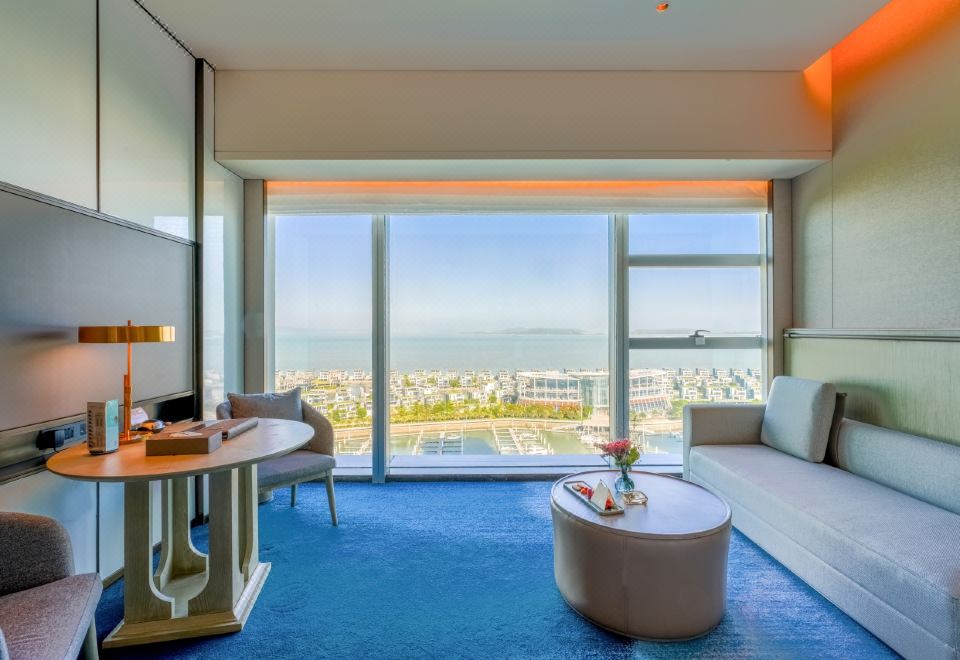 行政海景大床房（180度全落地窗看海景日出）