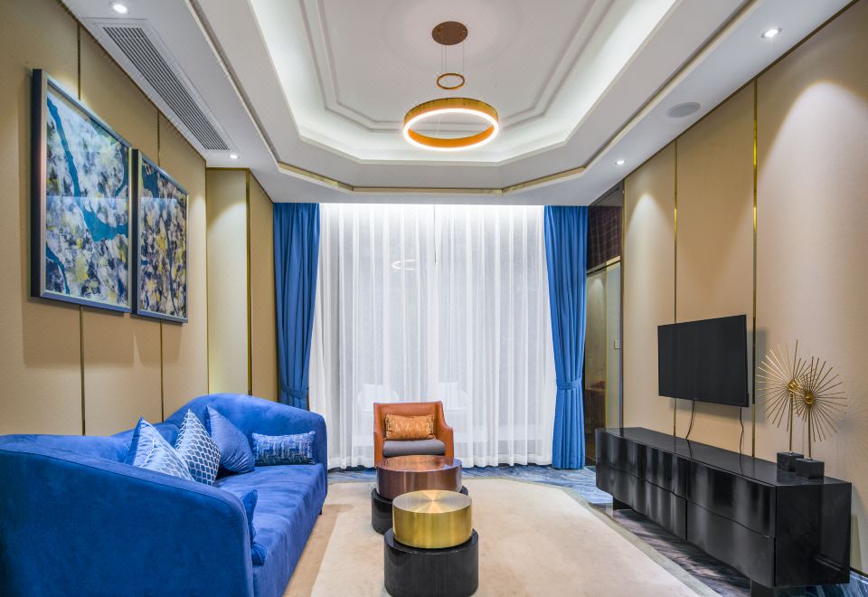 蝶型别墅三房两厅