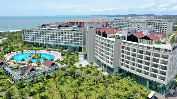 ラディソンブル リゾート フーコック 外観