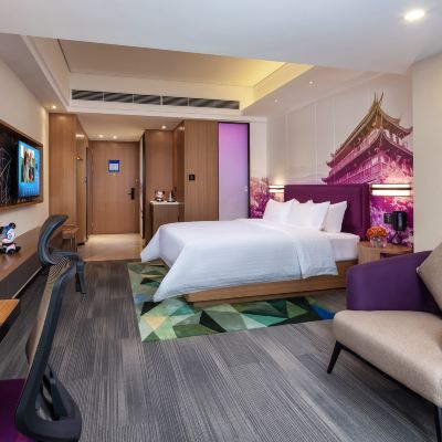 豪華大床房 潮州財富中心希爾頓歡朋酒店優惠