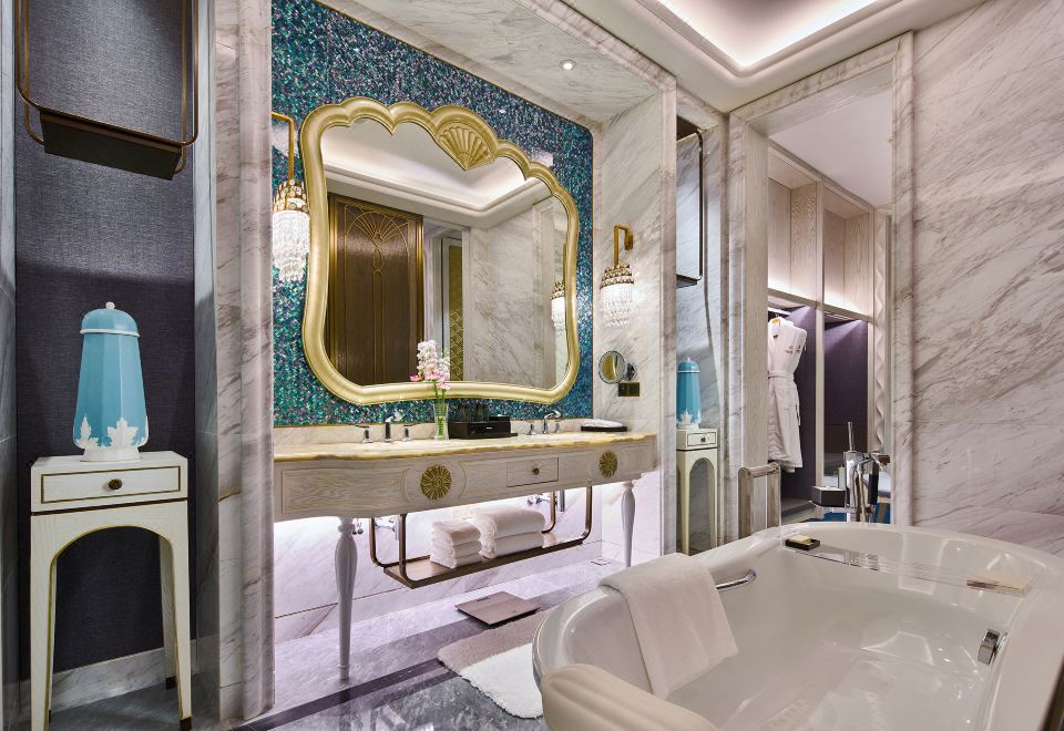 Wanda Vista Qingdao Oriental Film City HotelChairman Suite