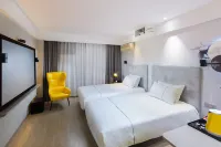 Nianbai Yulan Hotel (Feidong Platinum Center Baogong Avenue)