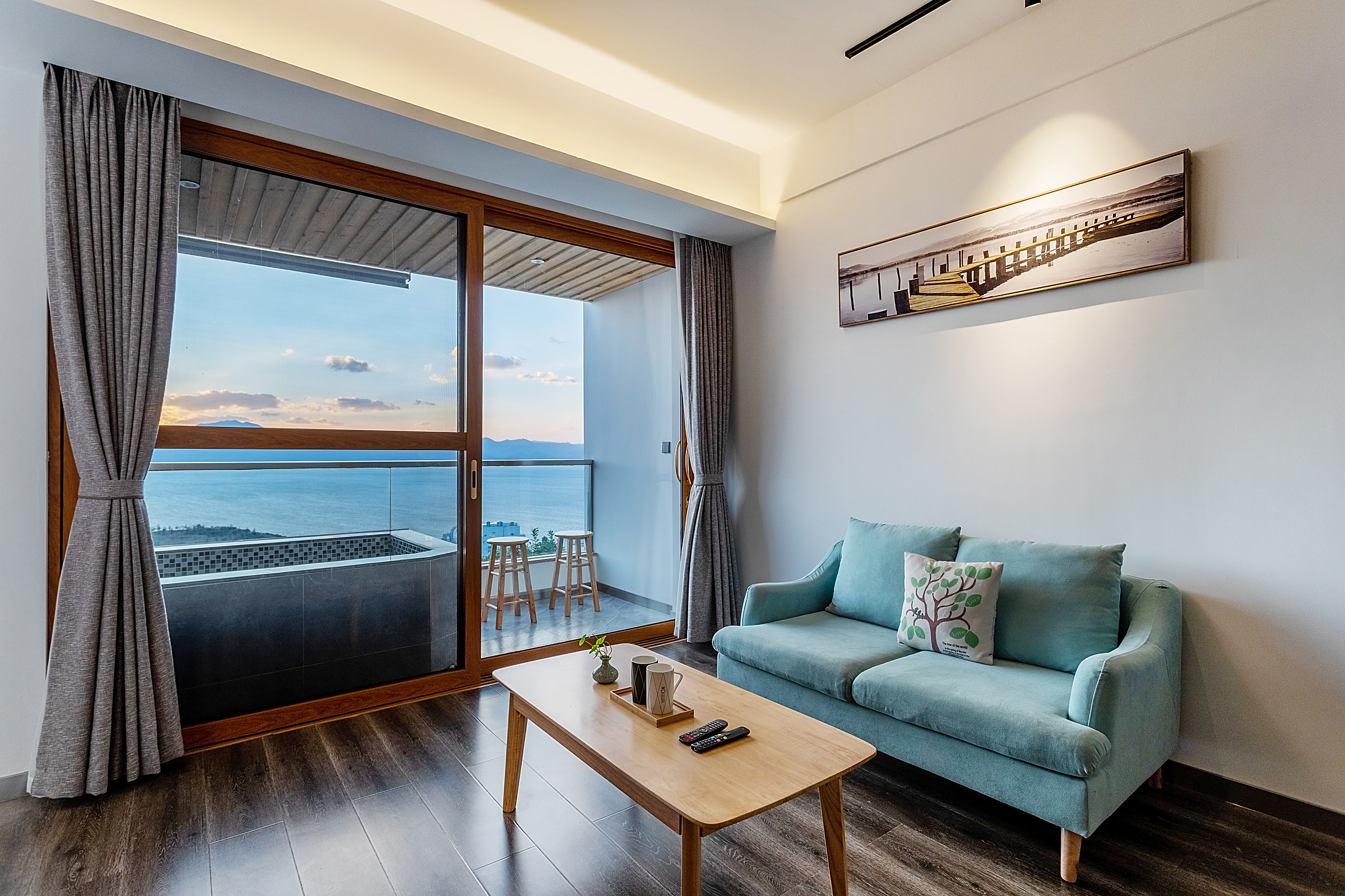 若见·全湖景露台泡池家庭套房