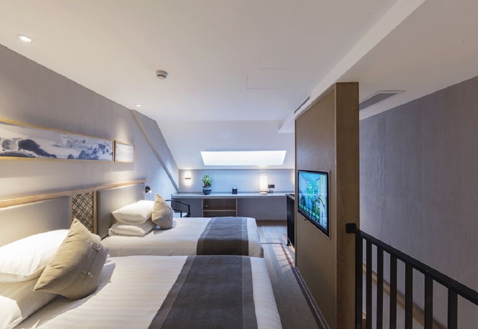 阳台复式家庭房