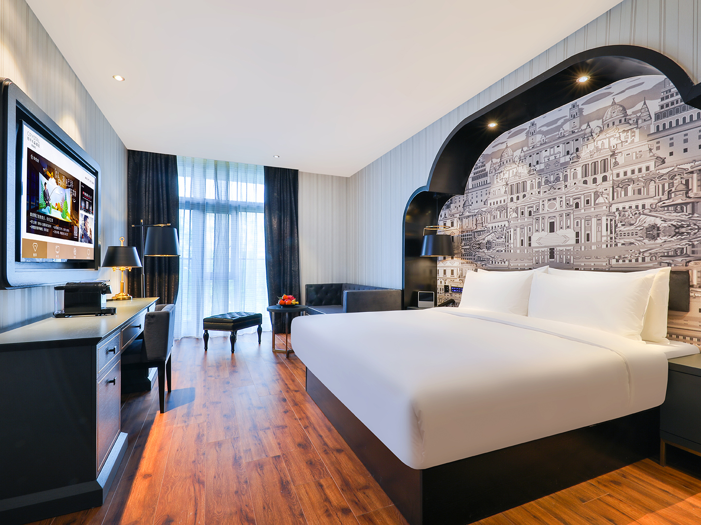 豪华大床房（迷你吧+手机投屏+智能客控）