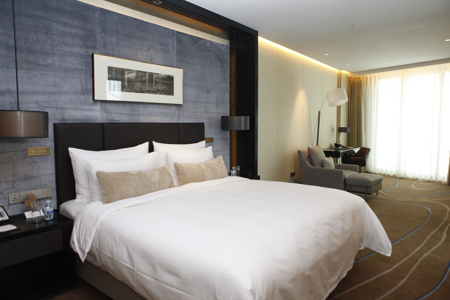 家庭尊荣湖景套房