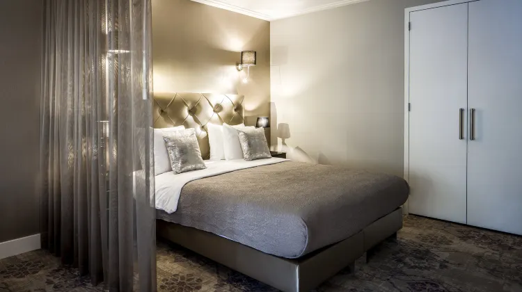 Luxury Suites Amsterdam Room