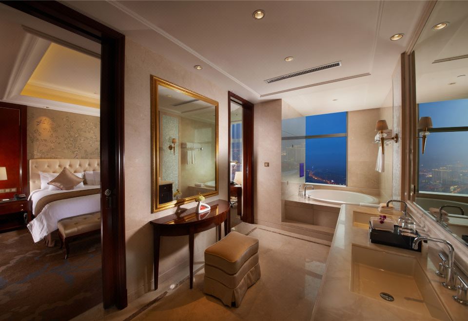 行政大床房（超大圆浴缸+全景落地窗+金可儿床垫）