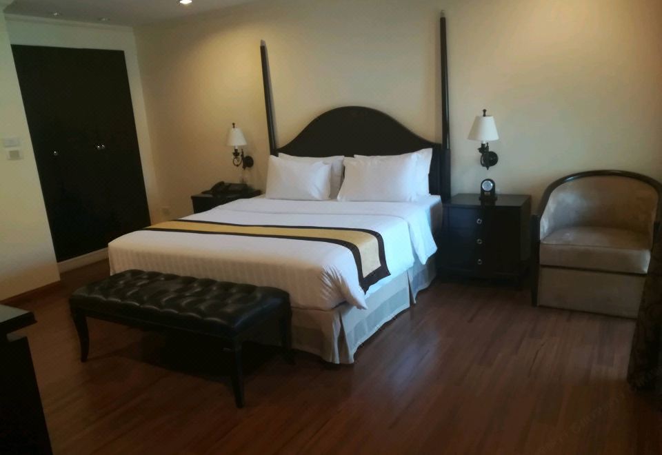 LK Royal SuiteOne Bedroom Suite with Jacuzzi