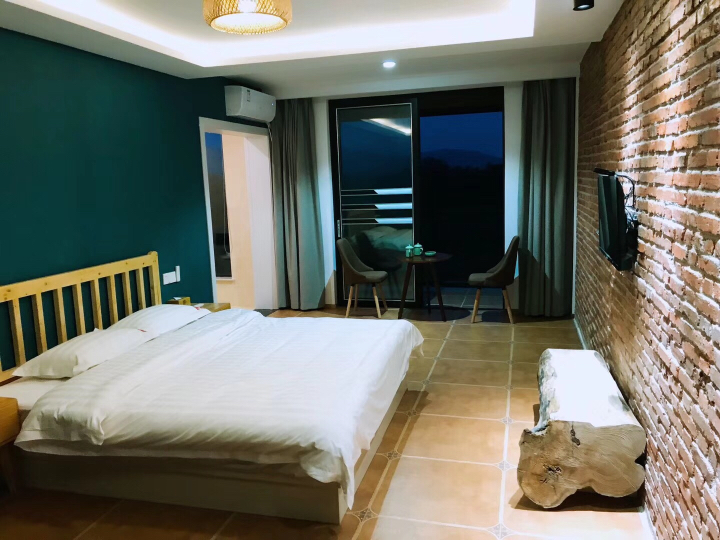 大床圓浴商務房