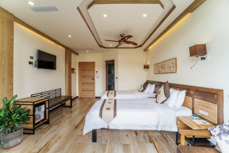 山景阳台双床房