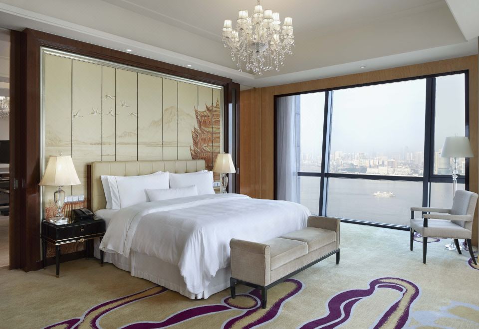 煥彩套房「臨江璀璨，藏人間繁盛片段」