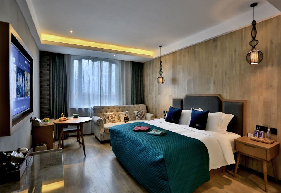 麗豪大床房（手機投屏+小冰箱）