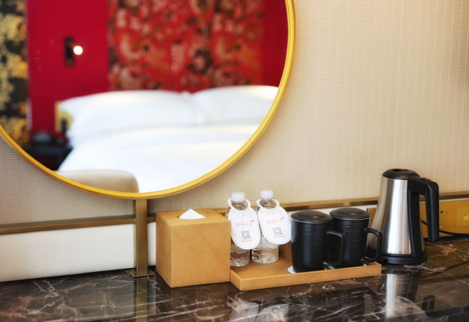 精致大床房（手机投屏）