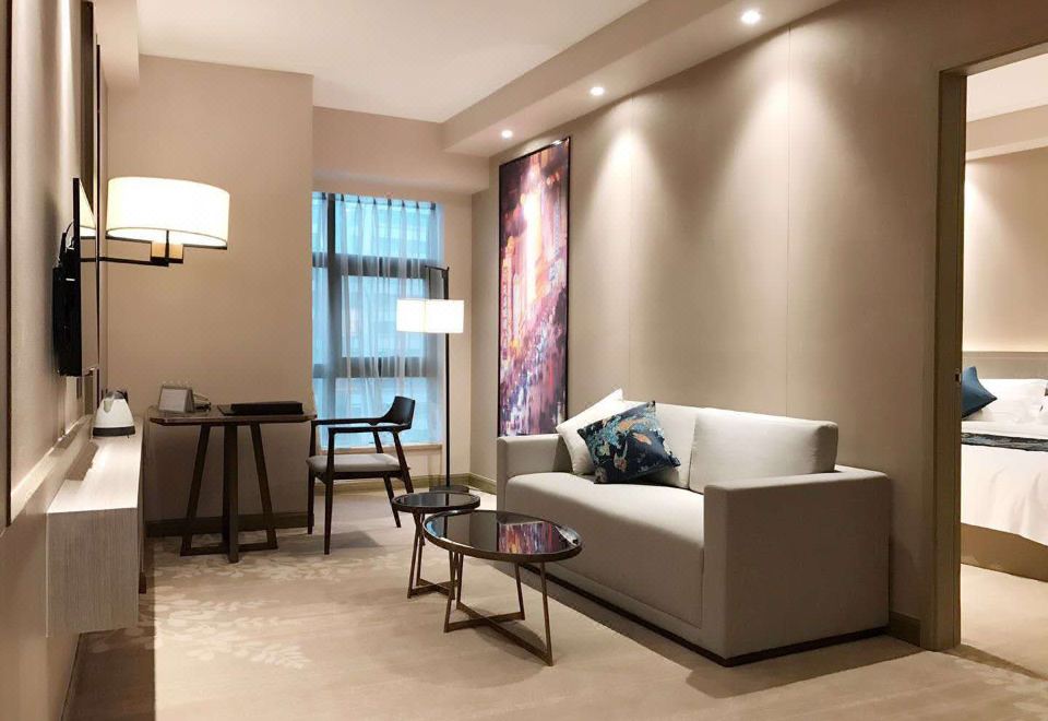 Pine City Hotel ShanghaiDeluxe King Suite