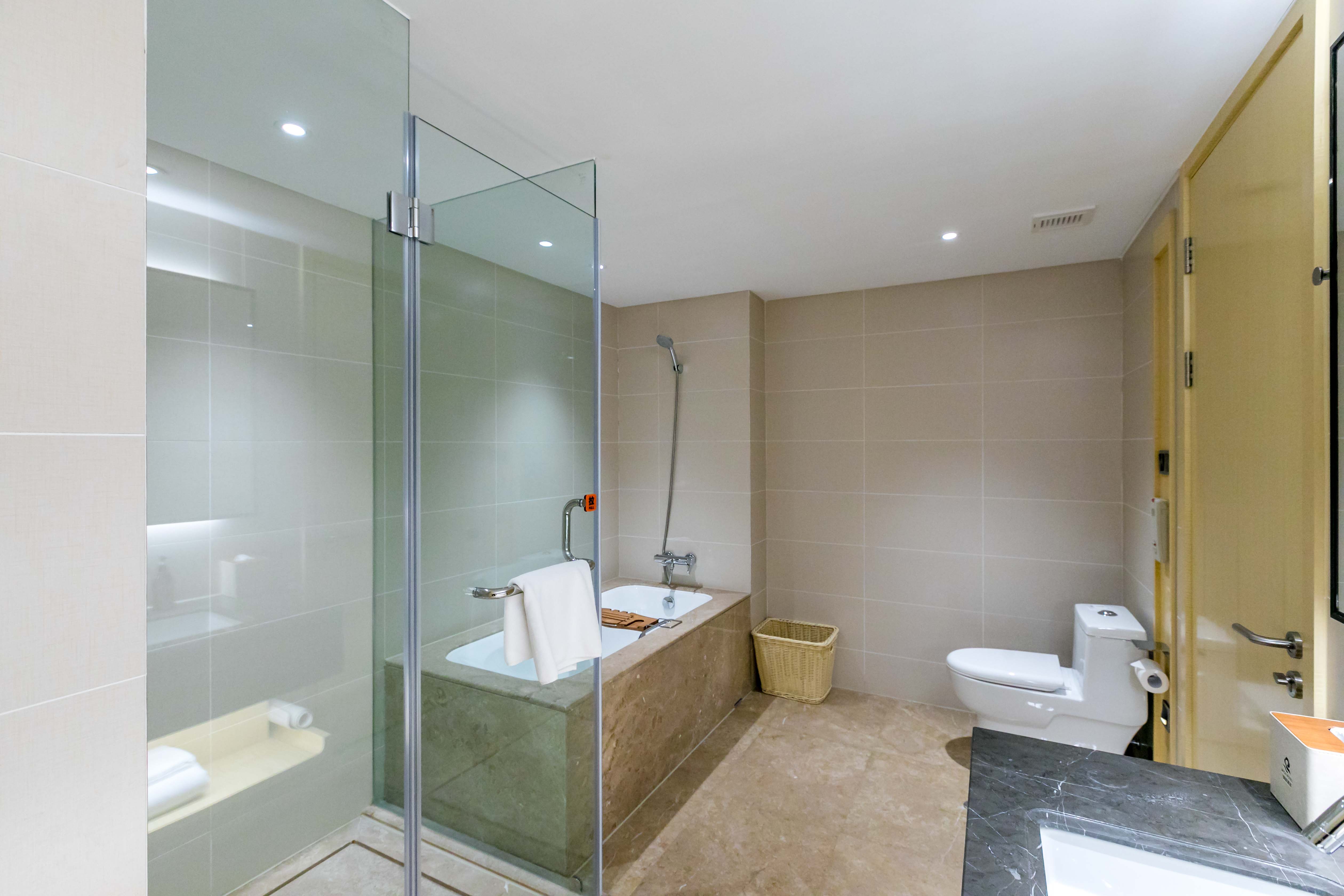 舒雅·宁静亲子房（小童玩具+温润加湿器+豪华浴缸）