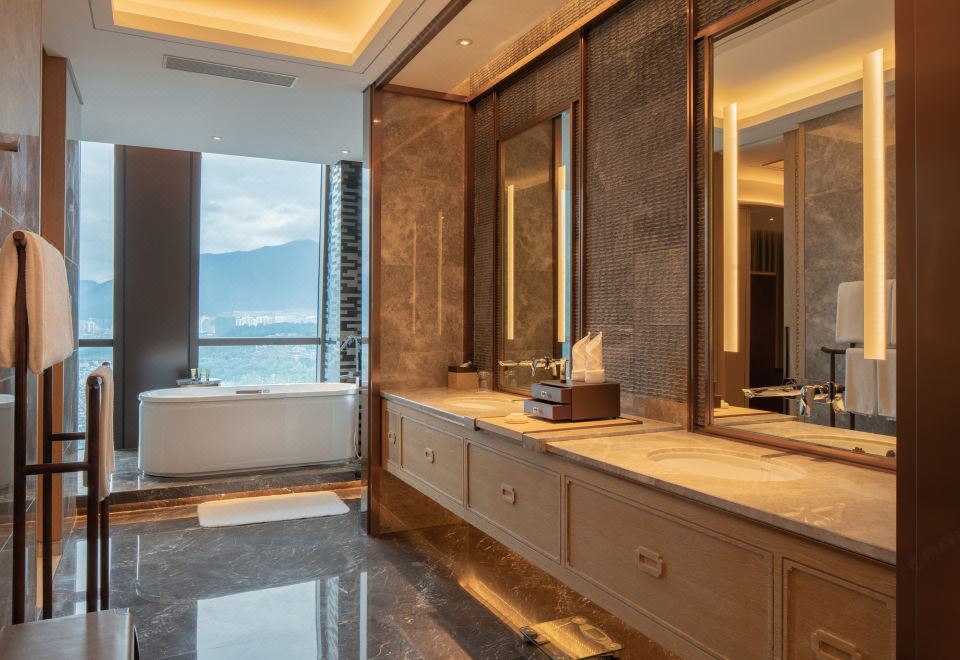 Dali International HotelYingxi Tower Deluxe Sea-View Double Bed Room