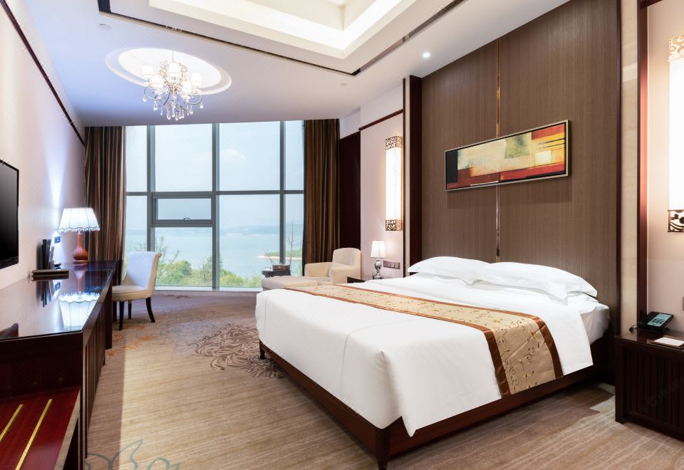 湖景高級大床房