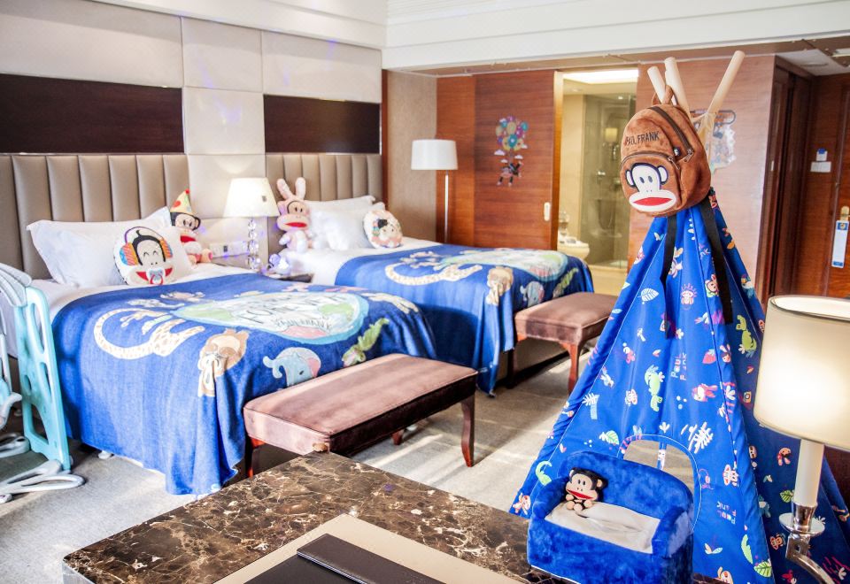 大嘴猴主題雙床房