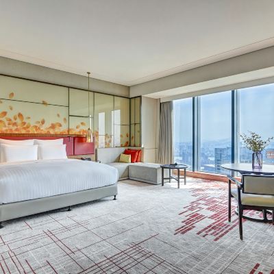 尊貴豪華江景大床房|俯瞰西湖美景+寬敞全景落地窗 惠州佳兆業鉑爾曼飯店優惠